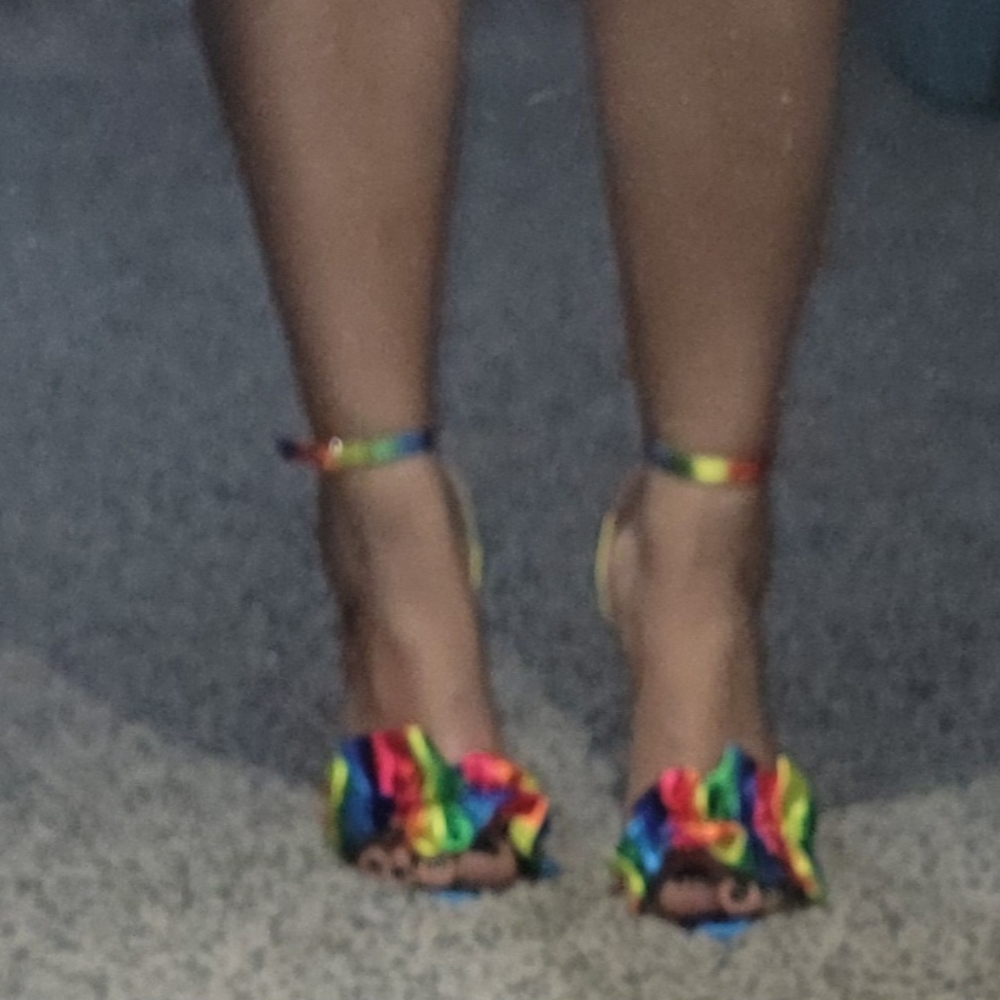 Rainbow color striped heel with ankle strap - Picture 4 of 8